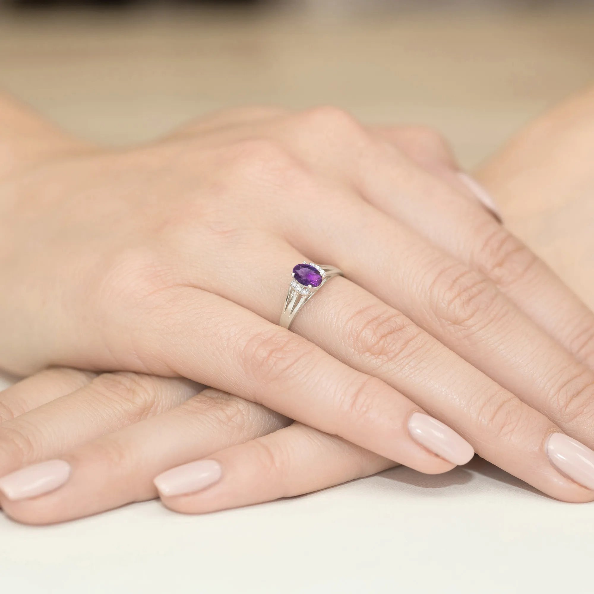 14k (585) White Gold Ring | 0.40ct Amethyst and 0.052ct Diamonds | GREMARI Jewelry
