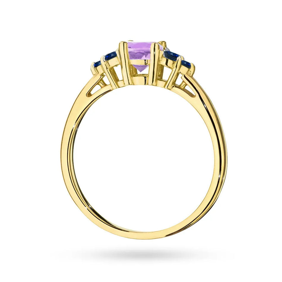 Gold 14k(585) ring with 0,50ct amethyst with 6 sapphires. Perfect for a gift.