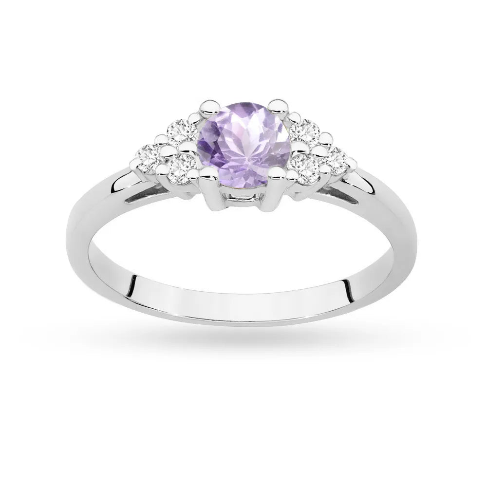 Ring aus 14-karätigem (585) Weißgold mit 0,50 ct Amethyst und 6 Diamanten. Perfekt als Geschenk.