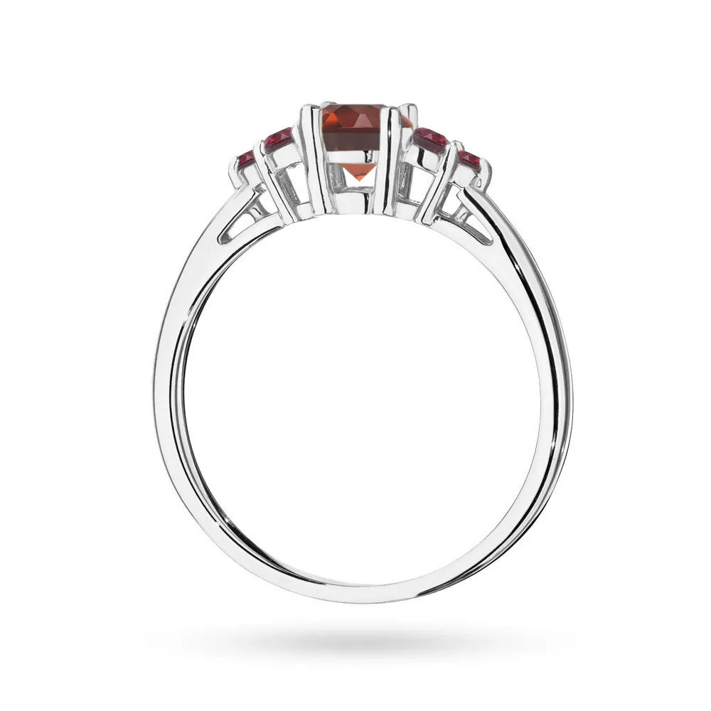 White Gold 14k(585) ring with 0,60ct garnet with 6 rubies. Perfect for a gift.