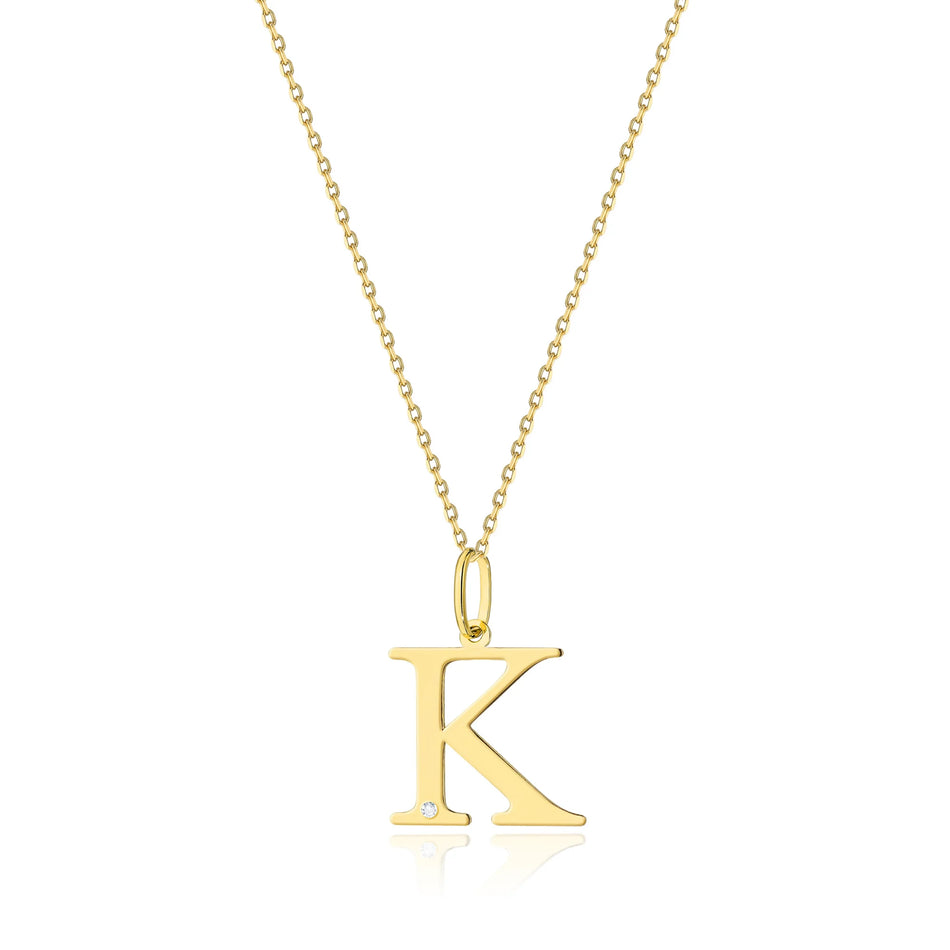 Zarte Halskette aus Gelbgold mit Buchstabenanhänger K und Diamant