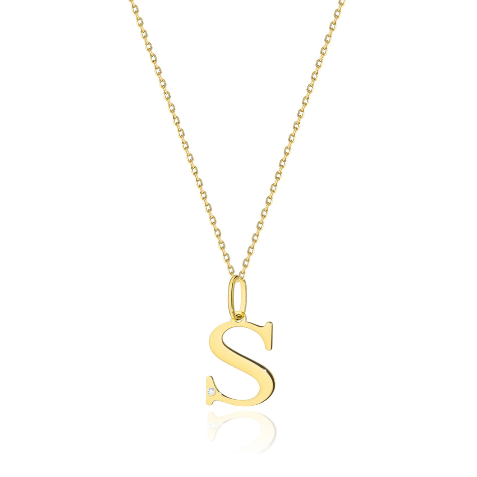 Zarte Halskette aus Gelbgold mit Buchstabenanhänger S und Diamant