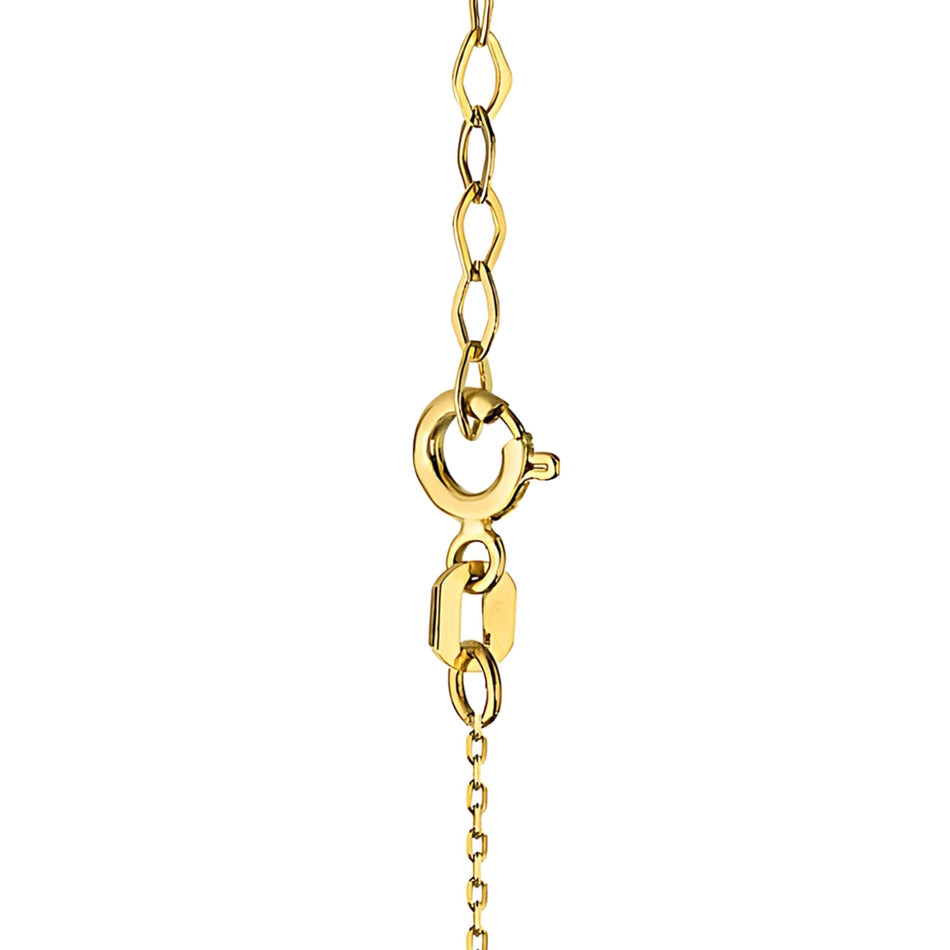 14-carat gold necklace is an exclusive accessory. Gremari necklace is packaged in an elegant box, which is perfect for a gift. 