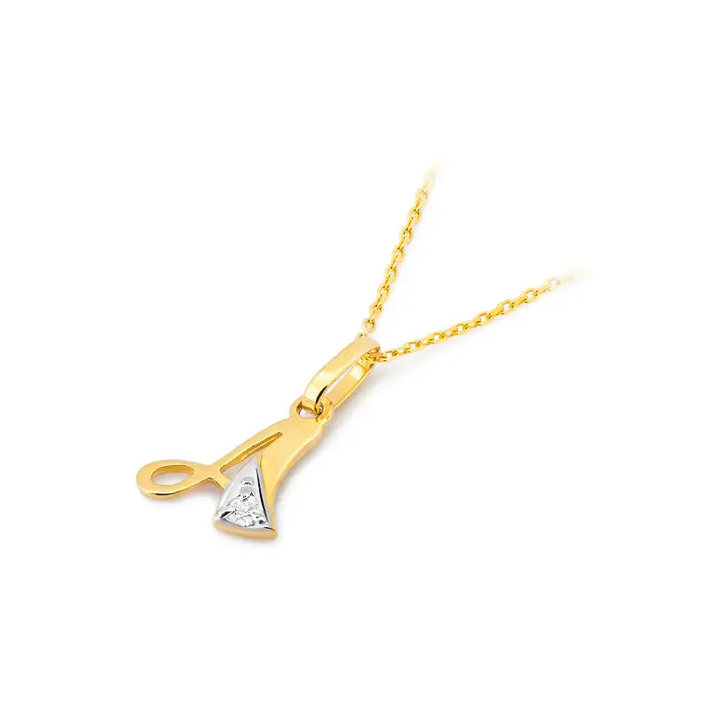 Goldanhänger mit einem funkelnden Zirkonia-Buchstaben „A“. Gefertigt aus hochwertigem 585er Gelbgold (14 Karat)