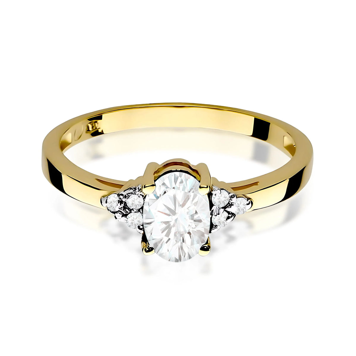 Ring aus 14-karätigem (585) Gold mit 0,70 ct und 0,052 ct Labor-Diamanten. Wird in einer eleganten Schachtel geliefert, die sich perfekt als Geschenk eignet.