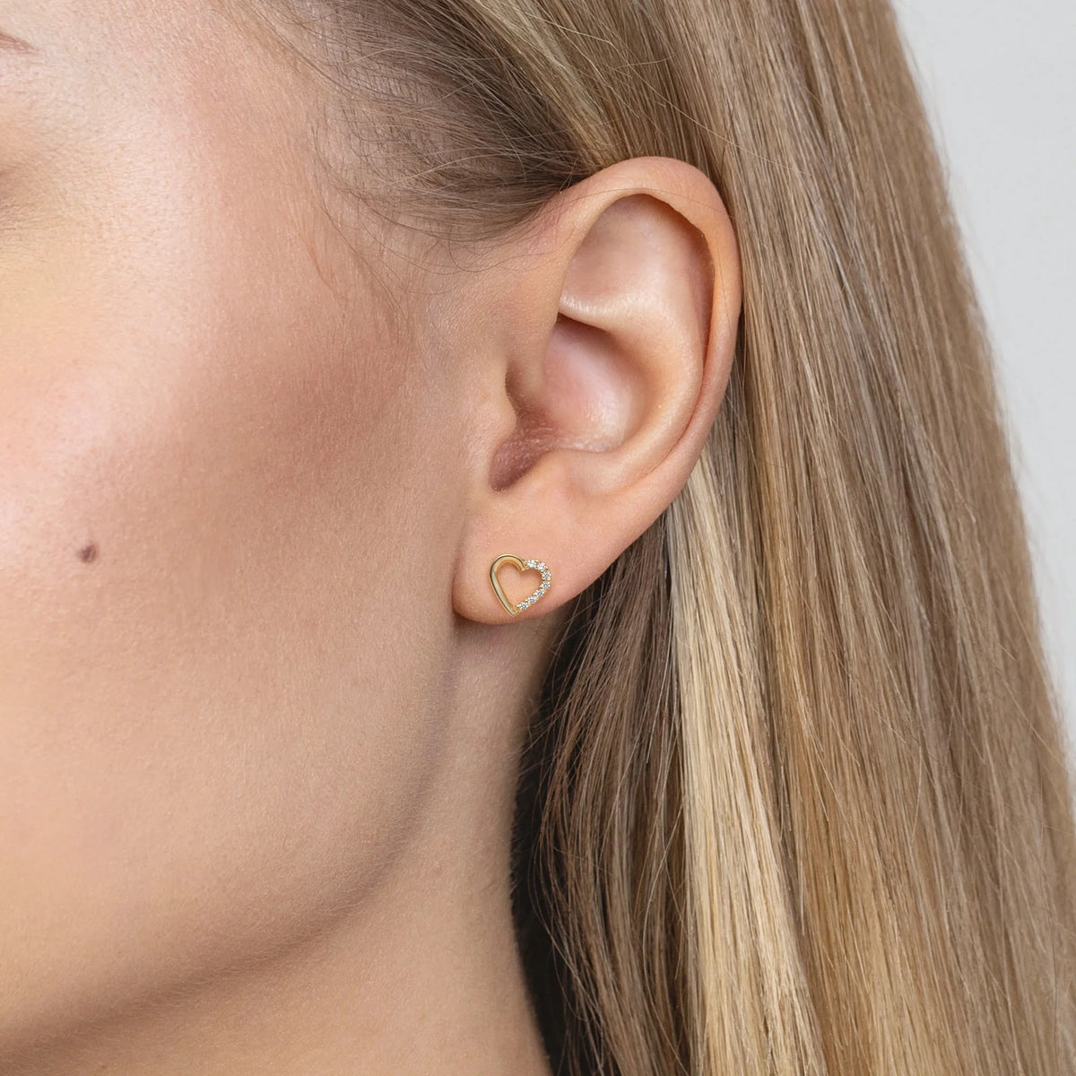 14k (585) Gold Stud Earrings | Zirconia | GREMARI Jewelry
