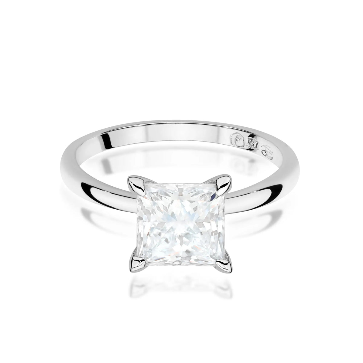 White Gold 14k(585) ring with 2ct lab diamond.  Is packaged in an elegant box, which is perfect for a gift. 
