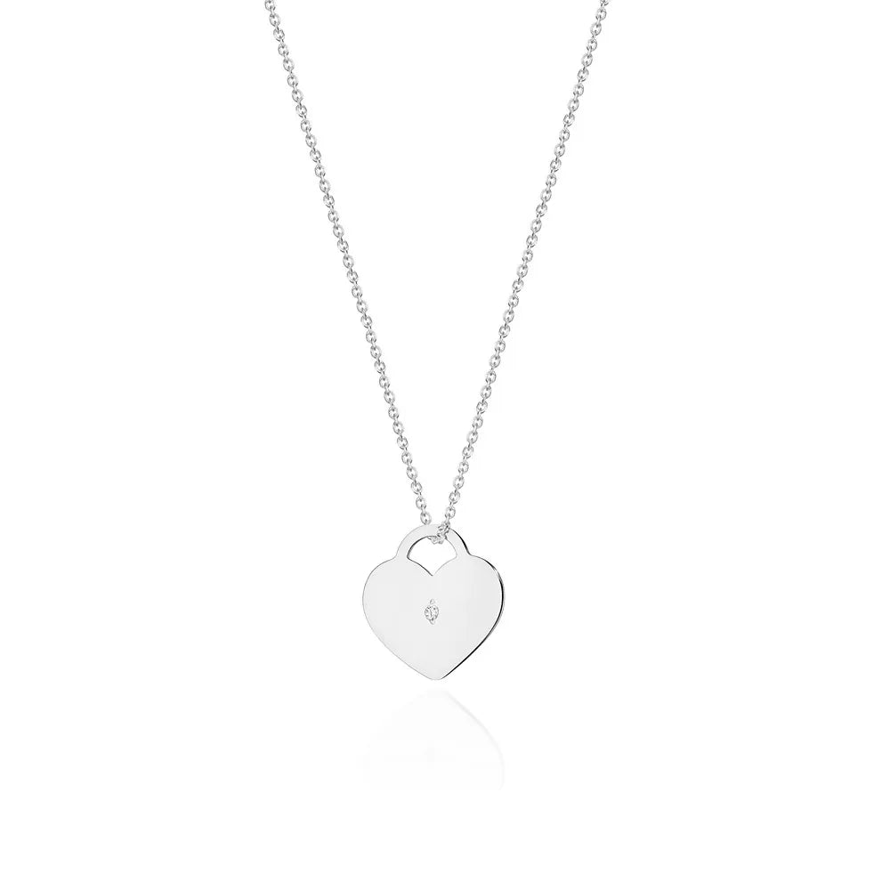 Das 14-karätige Goldarmband wird in einer eleganten schwarzen Schachtel und einer Geschenktüte verpackt. Unser Schmuck wird mit einem Anhänger geliefert, der die Feinheit zeigt.