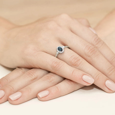 14k (585) White Gold Ring | 0.50ct Topaz London Blue and 0.10ct Diamonds | GREMARI Jewelry
