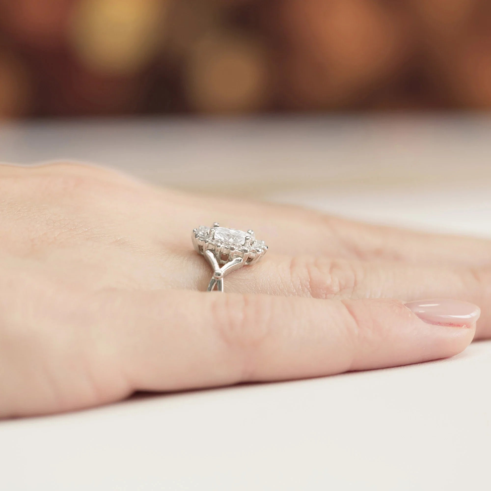Lab-grown Diamond Engagement Ring in 585 White Gold