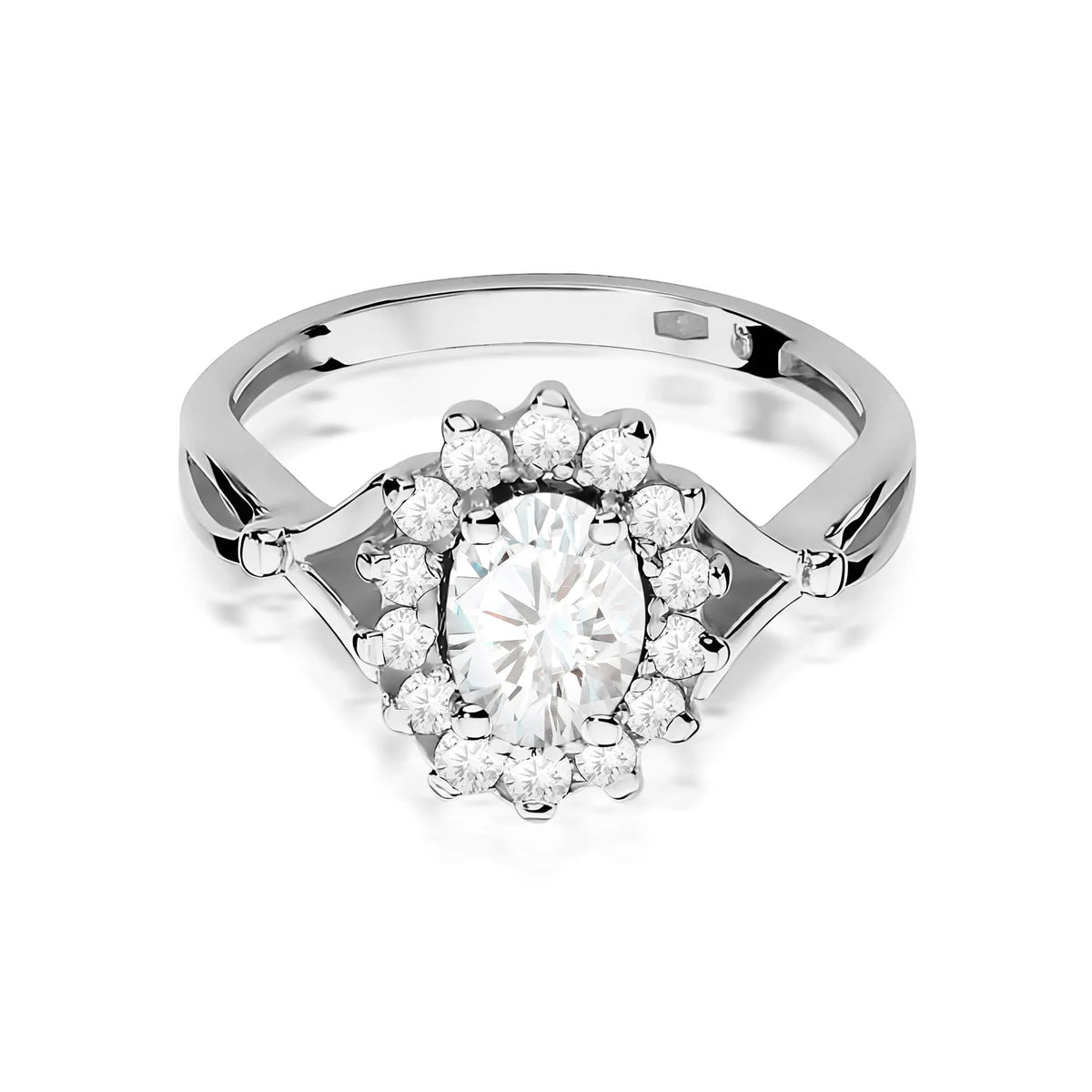 Lab-grown Diamond Engagement Ring in 585 White Gold