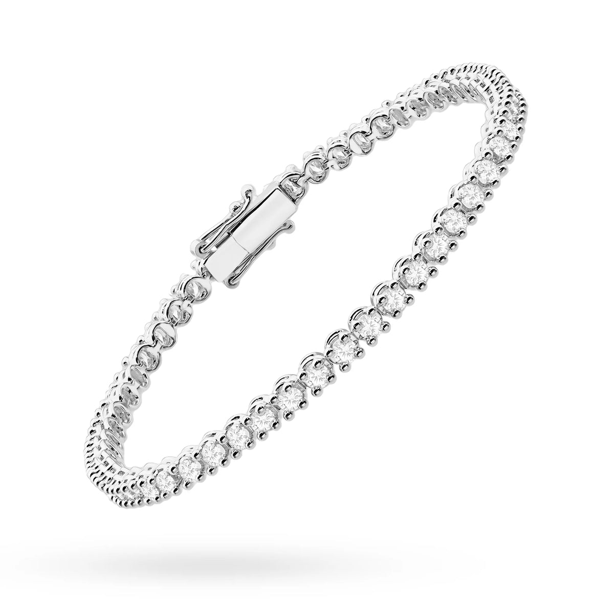 Dieses Tennisarmband aus 14 Karat (585) Weißgold, gesetzt mit 54 im Labor gezüchteten Diamanten mit einer Gesamtmasse von 2,16 ct, verkörpert zeitlose Schönheit. Es ist die perfekte Wahl für ein bedeutungsvolles Geschenk.