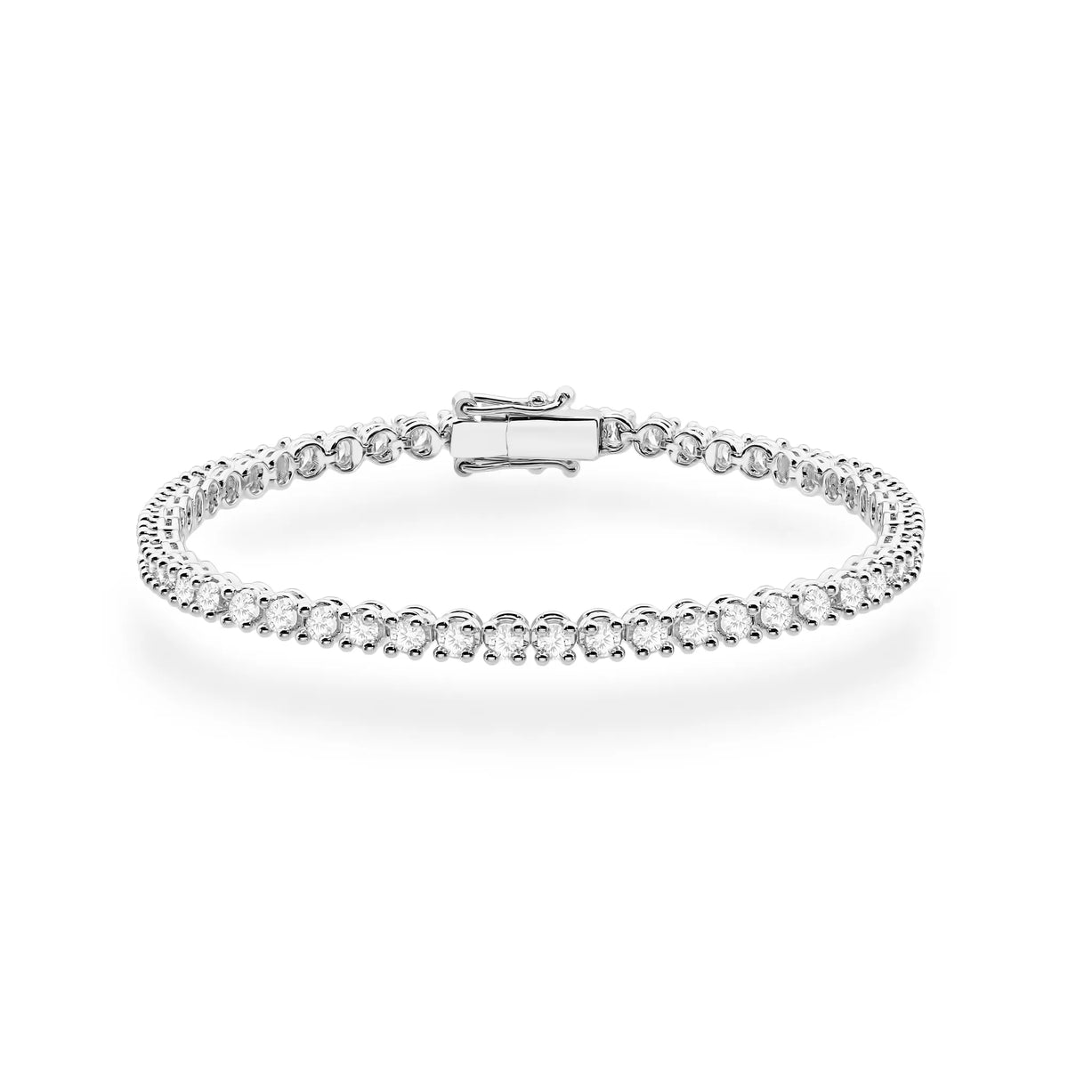 Dieses Tennisarmband aus 14 Karat (585) Weißgold, gesetzt mit 54 im Labor gezüchteten Diamanten mit einer Gesamtmasse von 2,16 ct, verkörpert zeitlose Schönheit. Es ist die perfekte Wahl für ein bedeutungsvolles Geschenk.