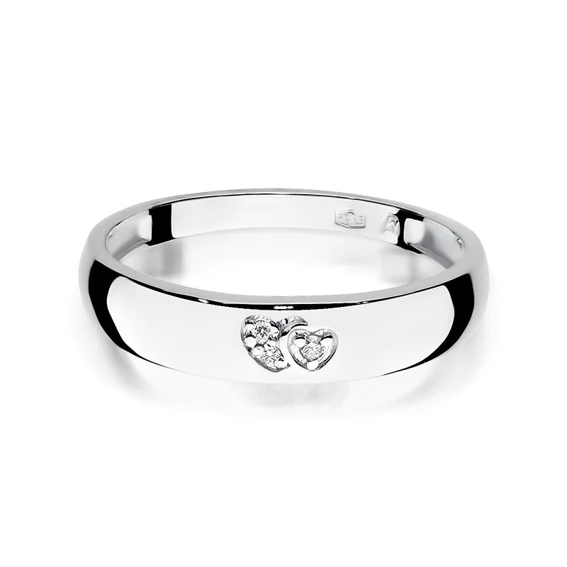 Ring aus 14 Karat Weißgold mit 2 weißen Zirkonia-Herzen. Klassisches Design mit modernem Akzent. Verpackt in schwarzer Schachtel, Papier und Geschenktüte.