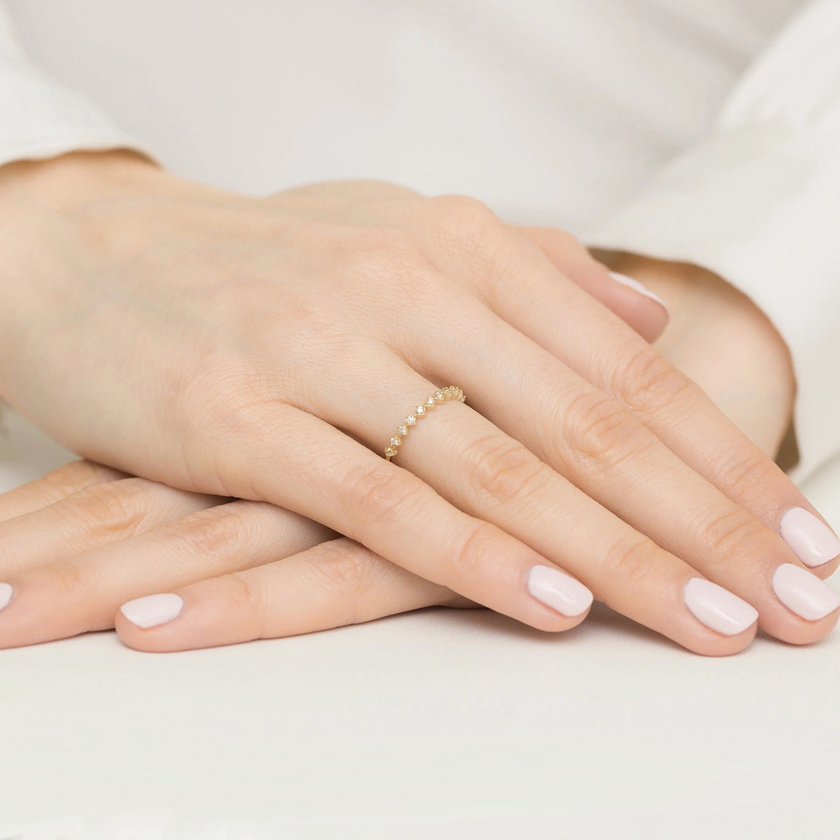 8k Gold (333) Feiner Ring | Kleine Zirkonia-Besetzung | GREMARI Schmuck