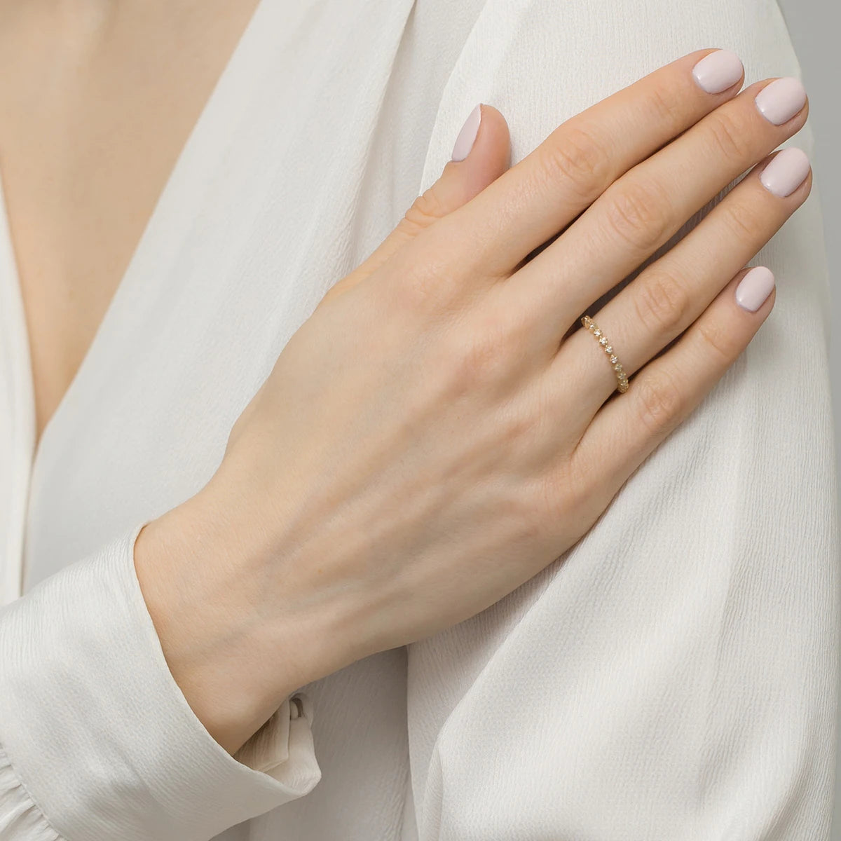 8k Gold (333) Feiner Ring | Kleine Zirkonia-Besetzung | GREMARI Schmuck