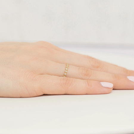 8k Gold (333) Feiner Ring | Kleine Zirkonia-Besetzung | GREMARI Schmuck