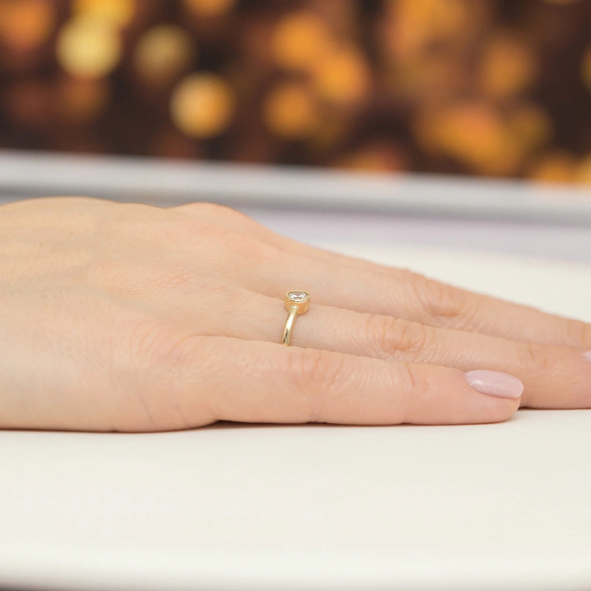 8k Gold (333) Ring | White Bezel Setting | GREMARI Jewelry