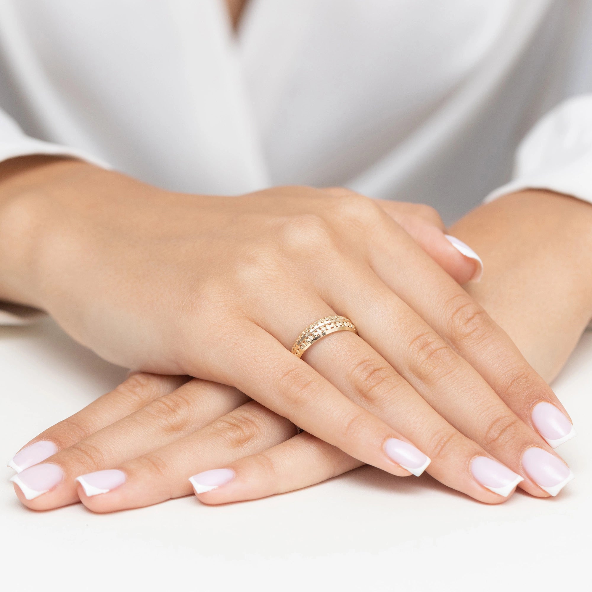 wide-gold-openwork-ring-ap092-585