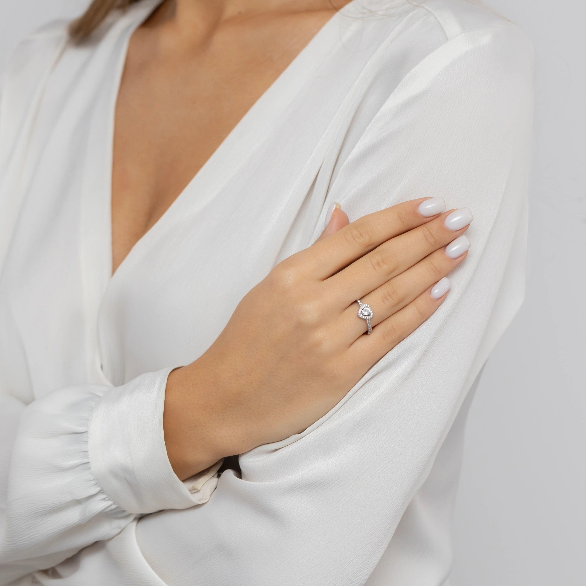 silver-ring-with-zirconia-ap133-925-bs