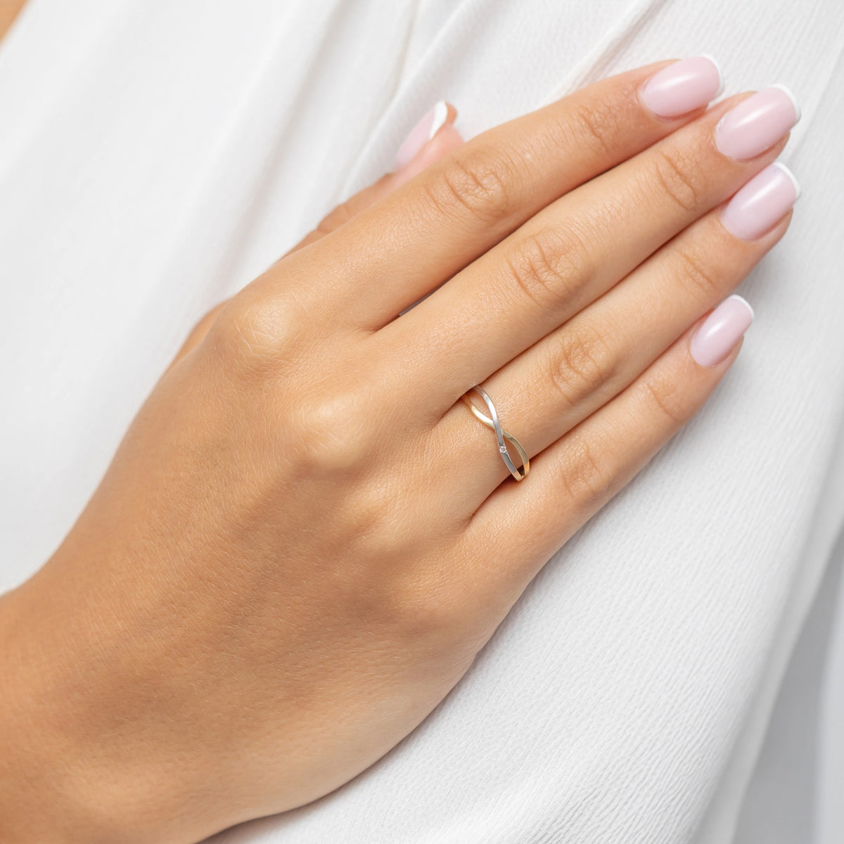 two-color-gold-weaved-ring-with-zirconia-ap139-585-b