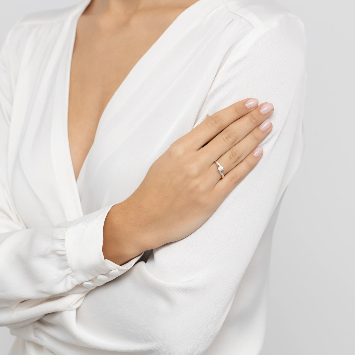 goldring-mit-zirkonia-wellen-ap160-585-b