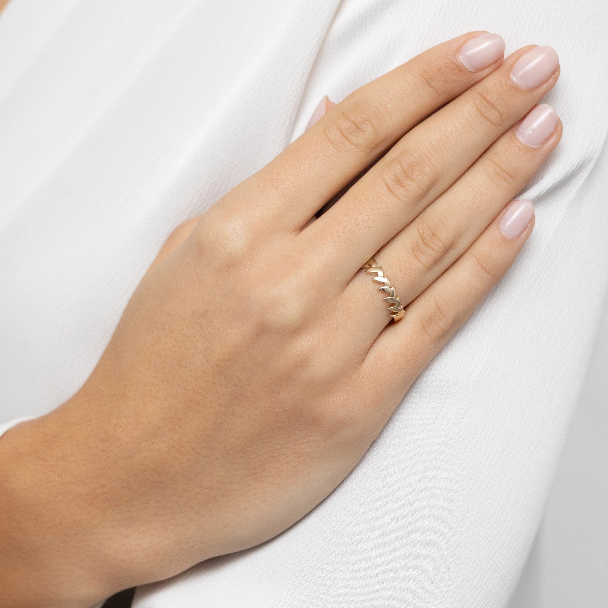 gold-ring-with-zirconia-leaves-ap169-585