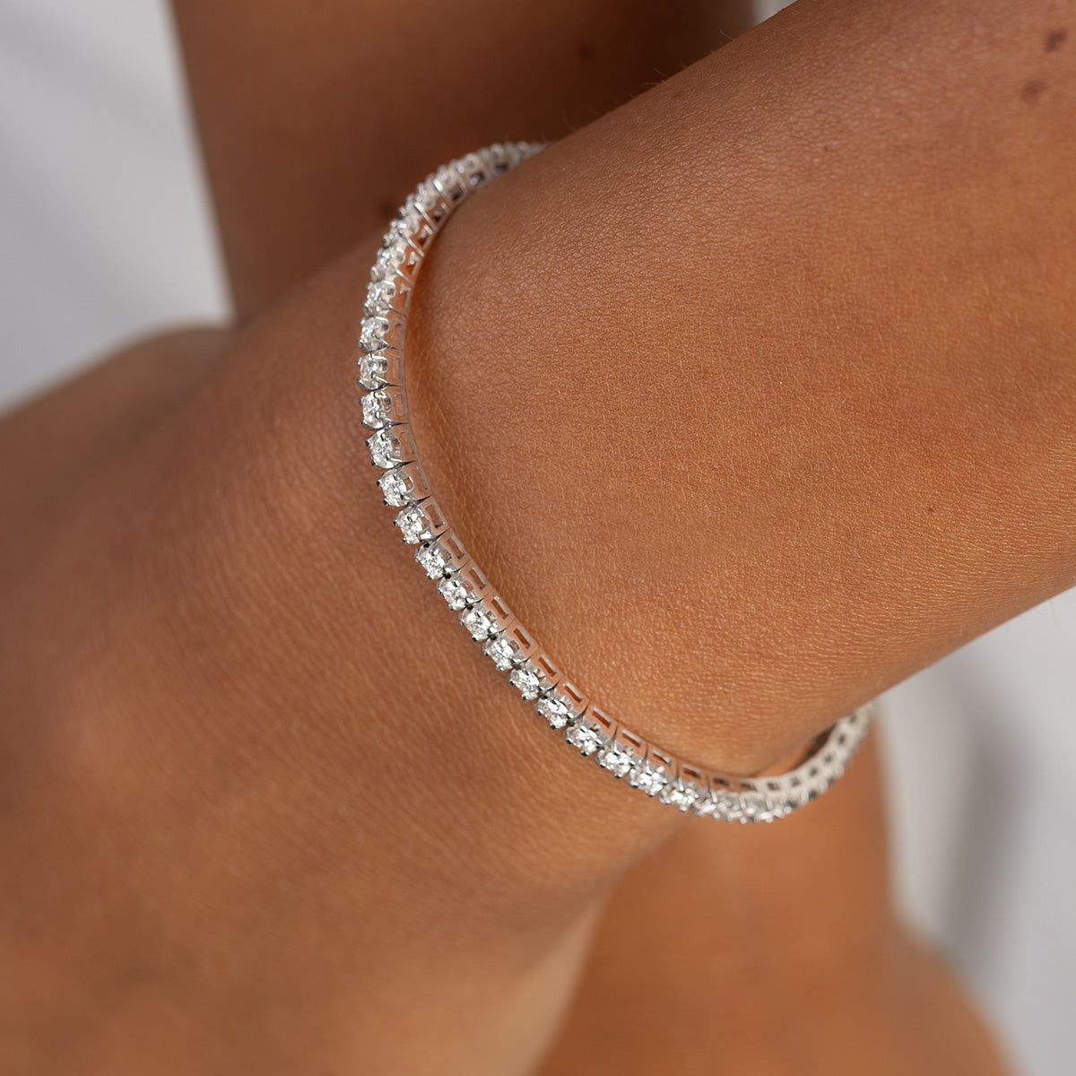 Tennisarmband aus Weißgold mit 59 round Labordiamanten – 1.77ct