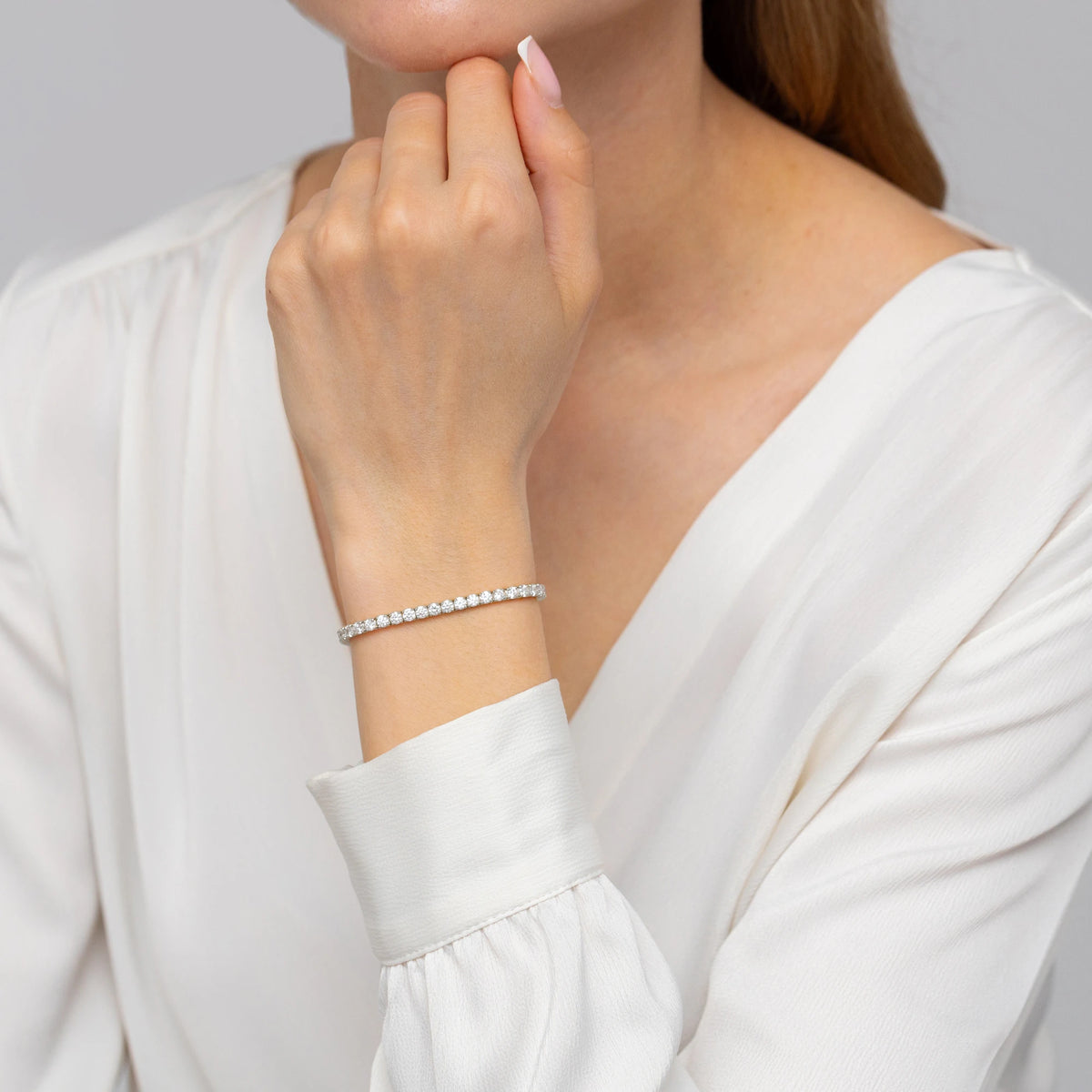 GREMARI 14K white gold tennis bracelet with 4.20ct round lab-grown diamonds – four-prong setting detail