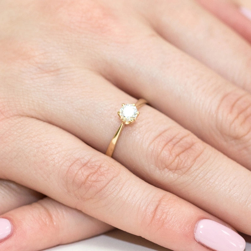 8k-Goldring-mit-Zirkonia-cl002-333-c