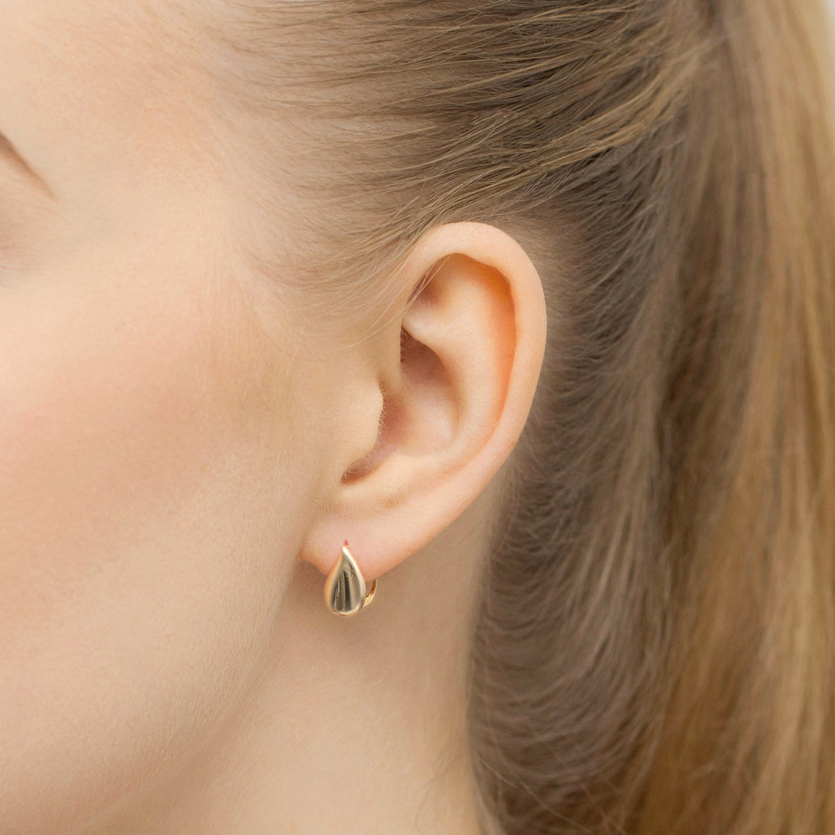 Yellow Gold Classic Teardrop Earrings with English Clasp | 585 (14k) Yellow Gold English Clasp Earrings