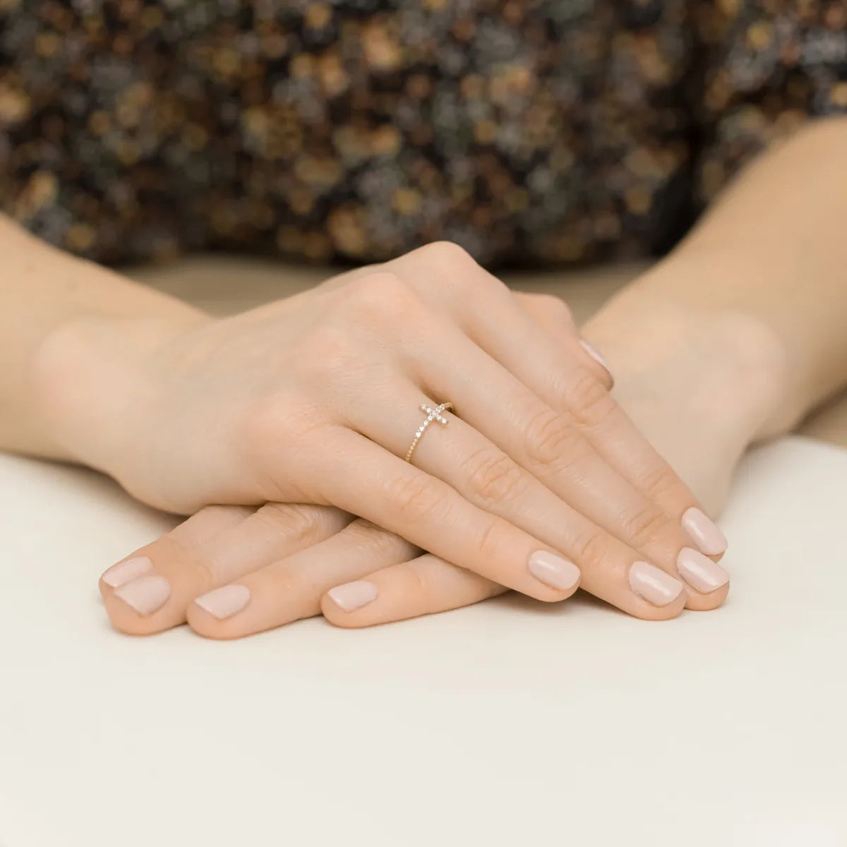 gold-ring-with-zirconia-beads-cross-ep070-333