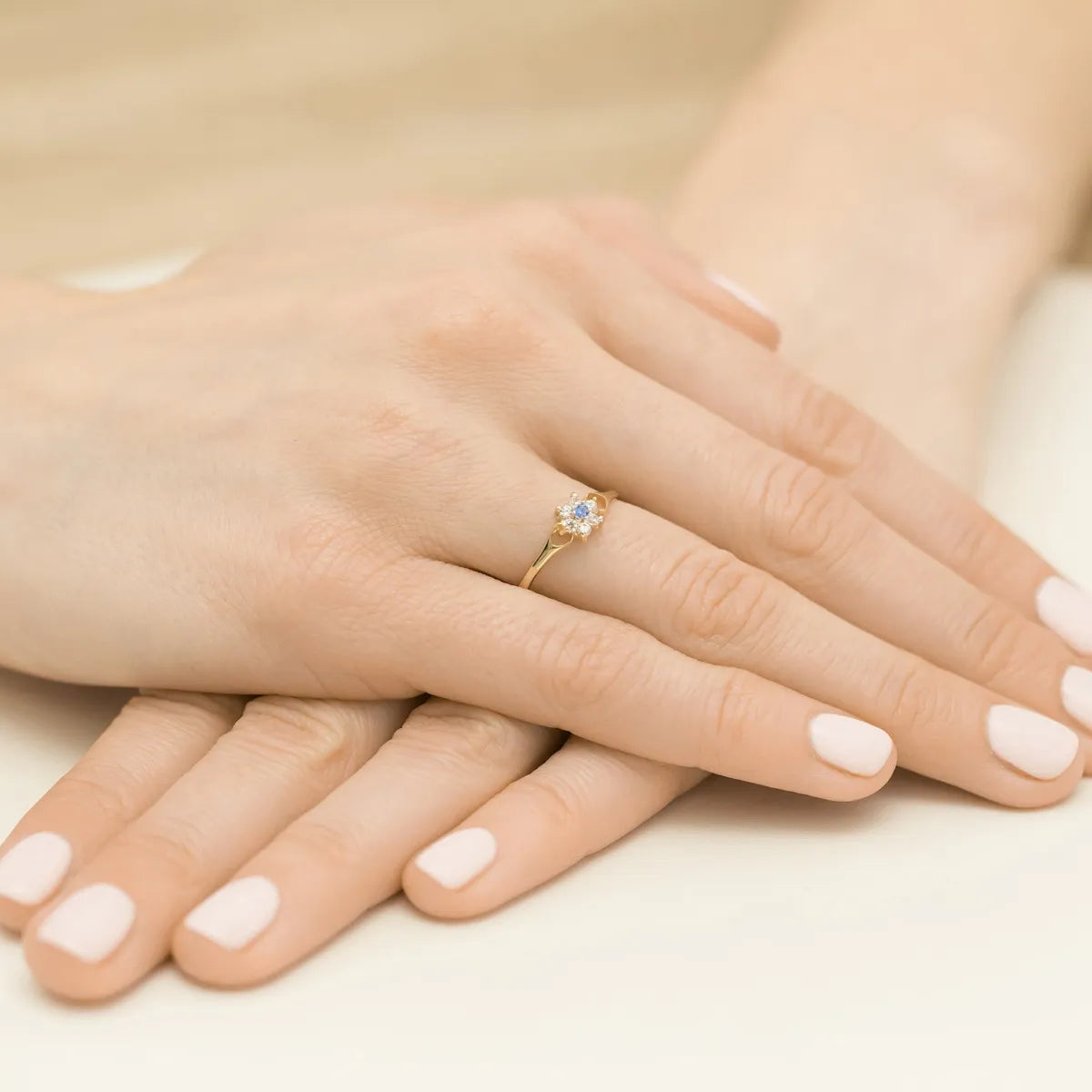 gold-ring-with-zirconia-flower-ep091-333-n