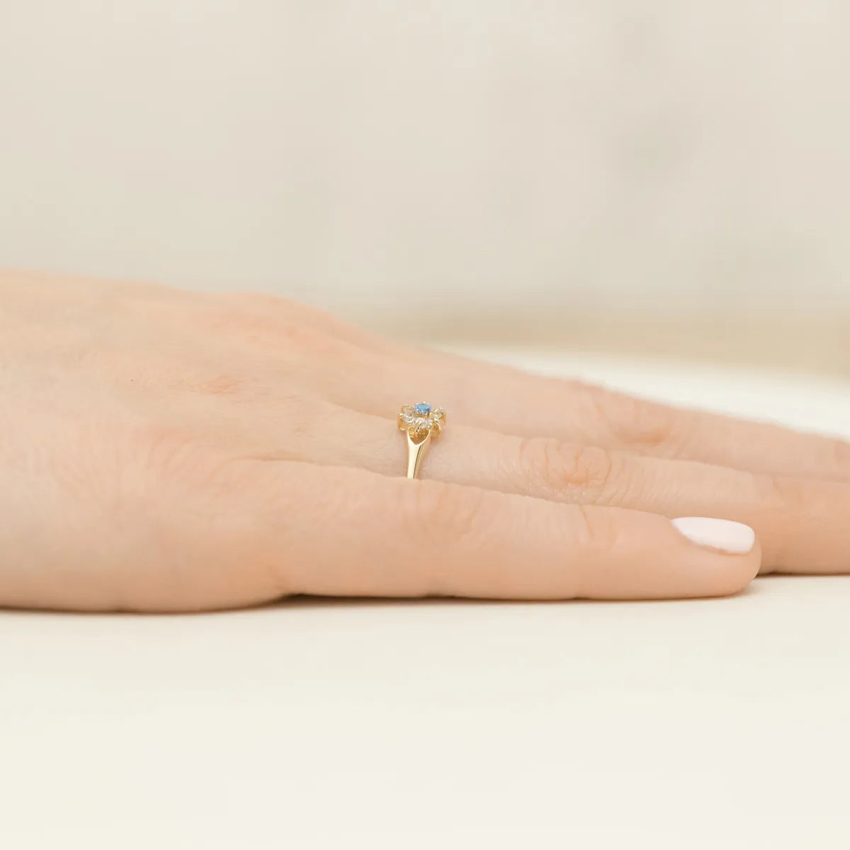 gold-ring-with-zirconia-flower-ep091-333-n