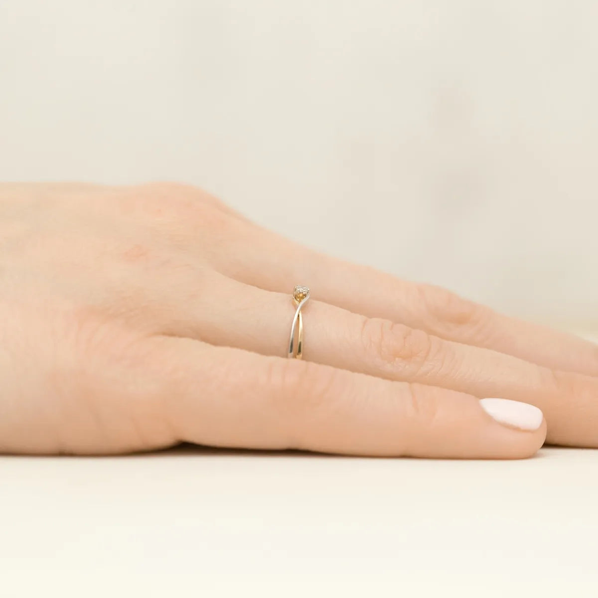 zweifarbiger Goldgeflecht-Ring mit Zirkonia EP097 333