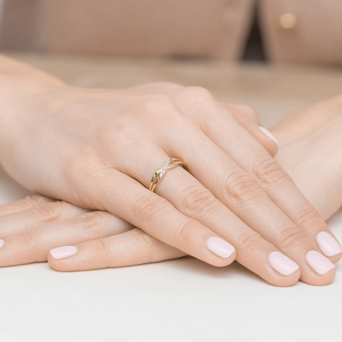 goldgewebter-ring-mit-zirkonia-ep100-585