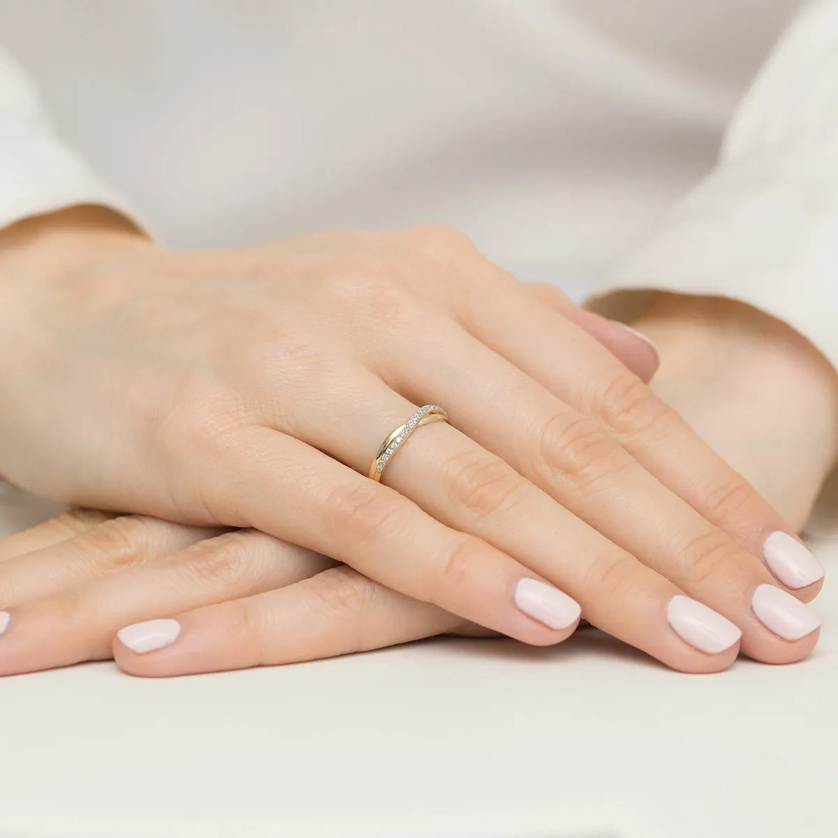 subtle-gold-ring-with-zirconia-waves-ep154-333