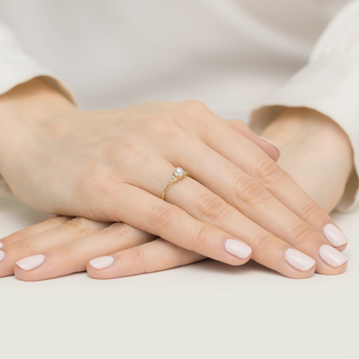 subtle-gold-ring-with-cultured-pearland-zirconia-ep155-585