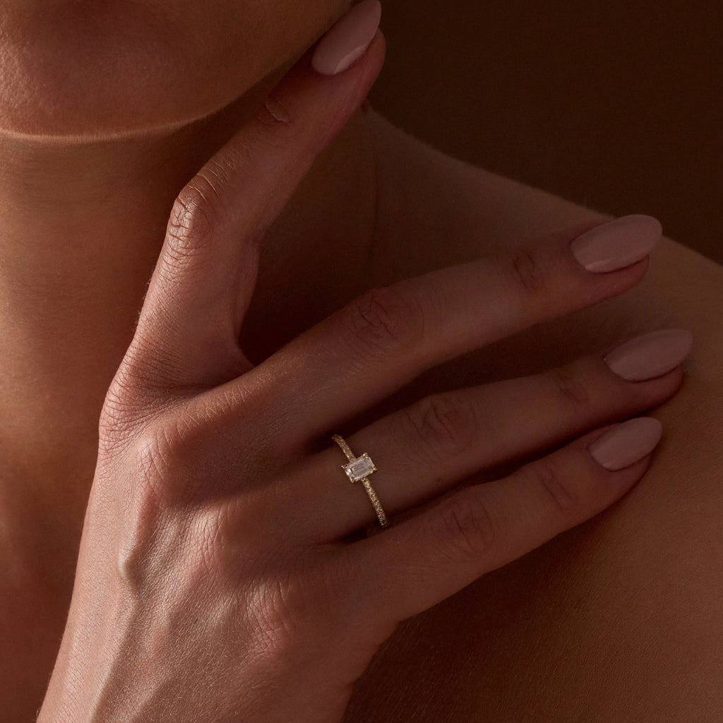 Gremari Seven Solis Verlobungsring aus Roségold mit 1,00 ct Naturdiamant – Emerald