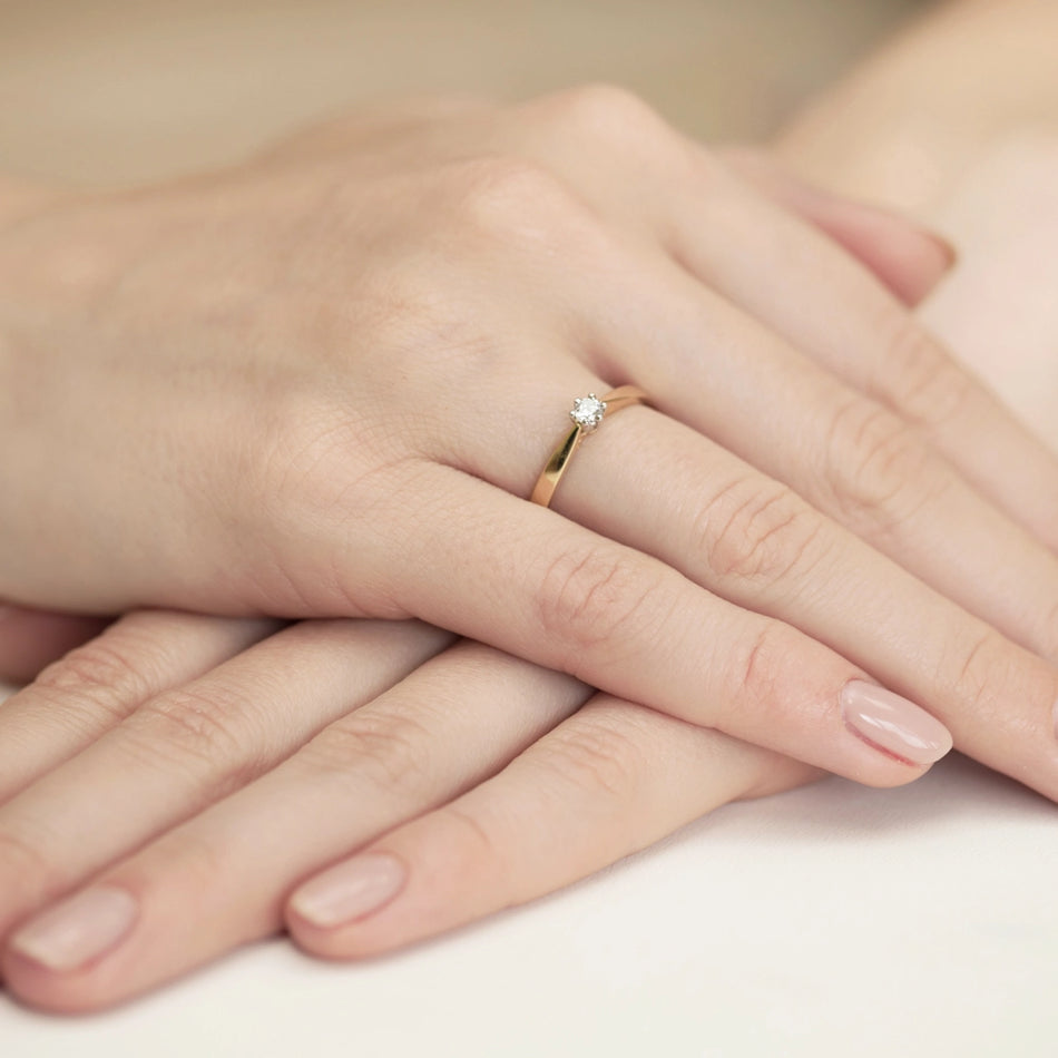 gold-ring-with-0-12ct-diamond-w0229-diw-03