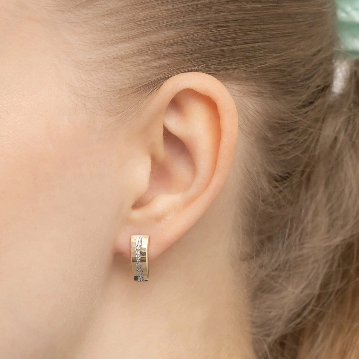 two-color-gold-earrings-with-english-clasp-k-gw-700-585