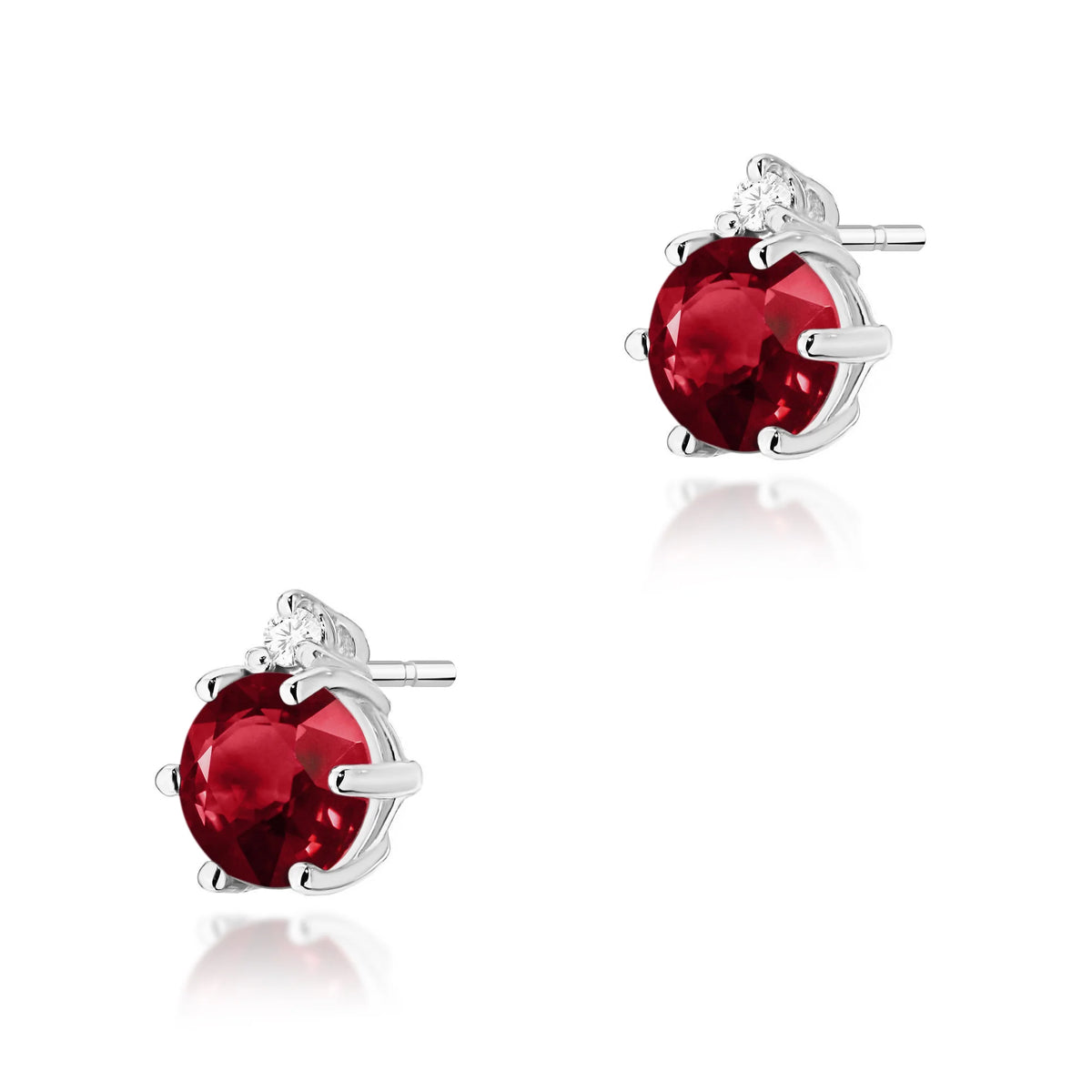 White Gold Earrings with 0.60 ct Garnets and 0.029 ct Diamonds | 585 (14k) White Gold Stud Earrings