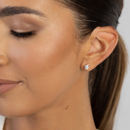 gold-earrings-with-2-x-0-50ct-lab-diamonds-and-0-029ct-additional-lab-diamonds-k0076-ldw-01