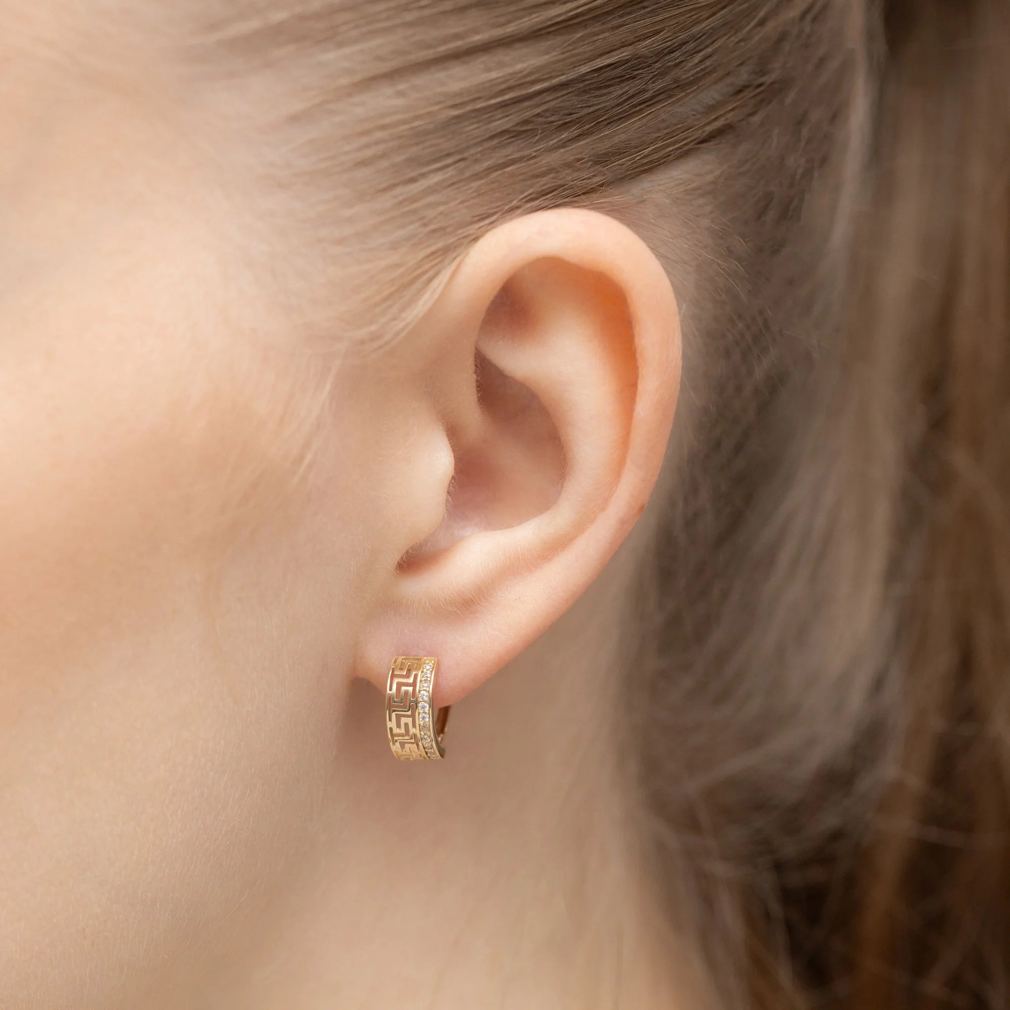 gold-english-clasp-earrings-with-zirconia-k022-14k-585-b