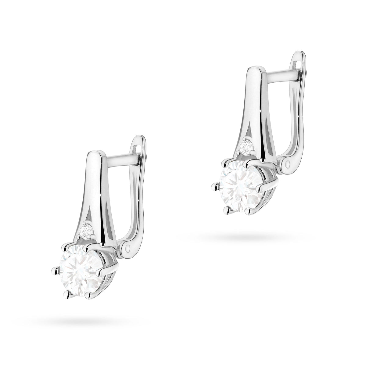 goldohrringe-mit-2-x-0-60ct-weißen-saphiren-und-0-029ct-zusätzlichen-diamanten-k0572-saw-01