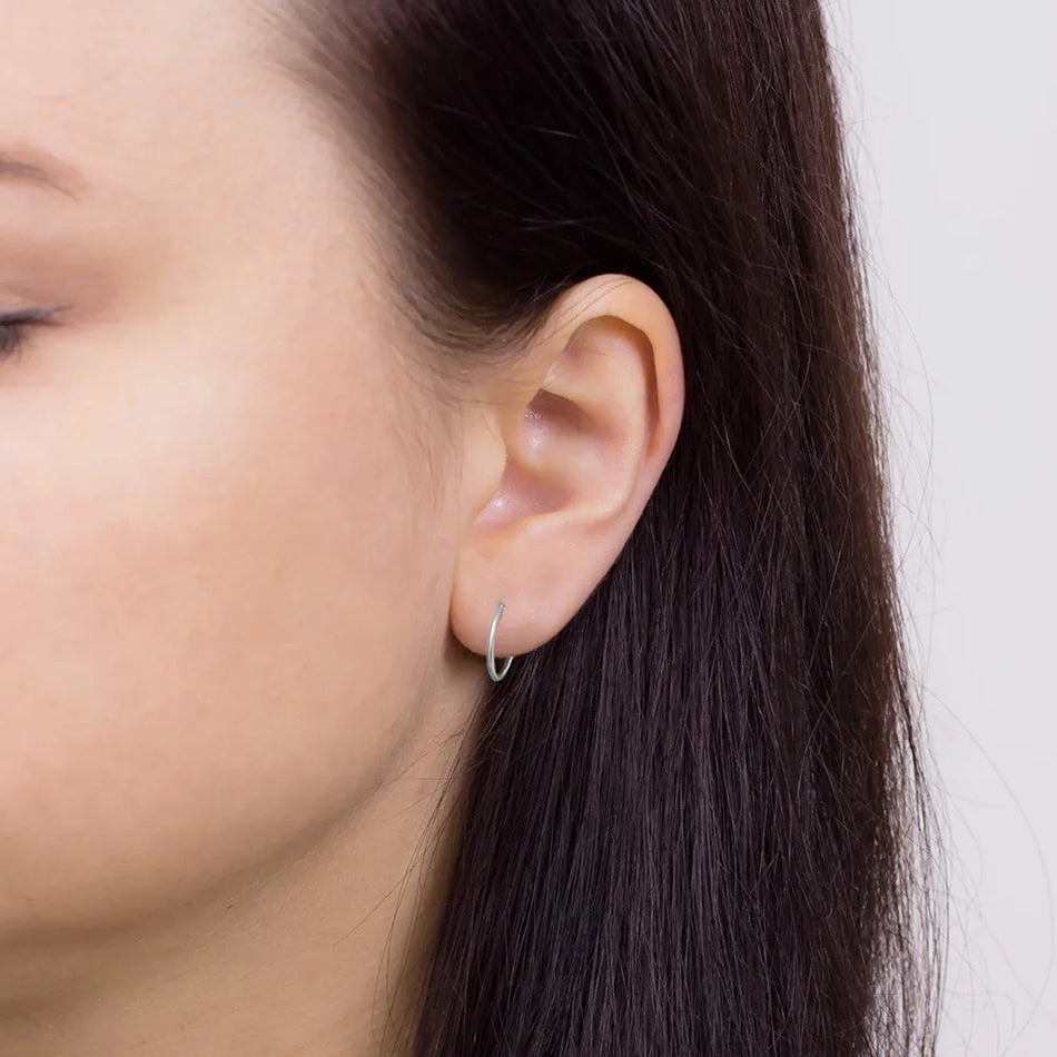 single-silver-creole-earring-k074