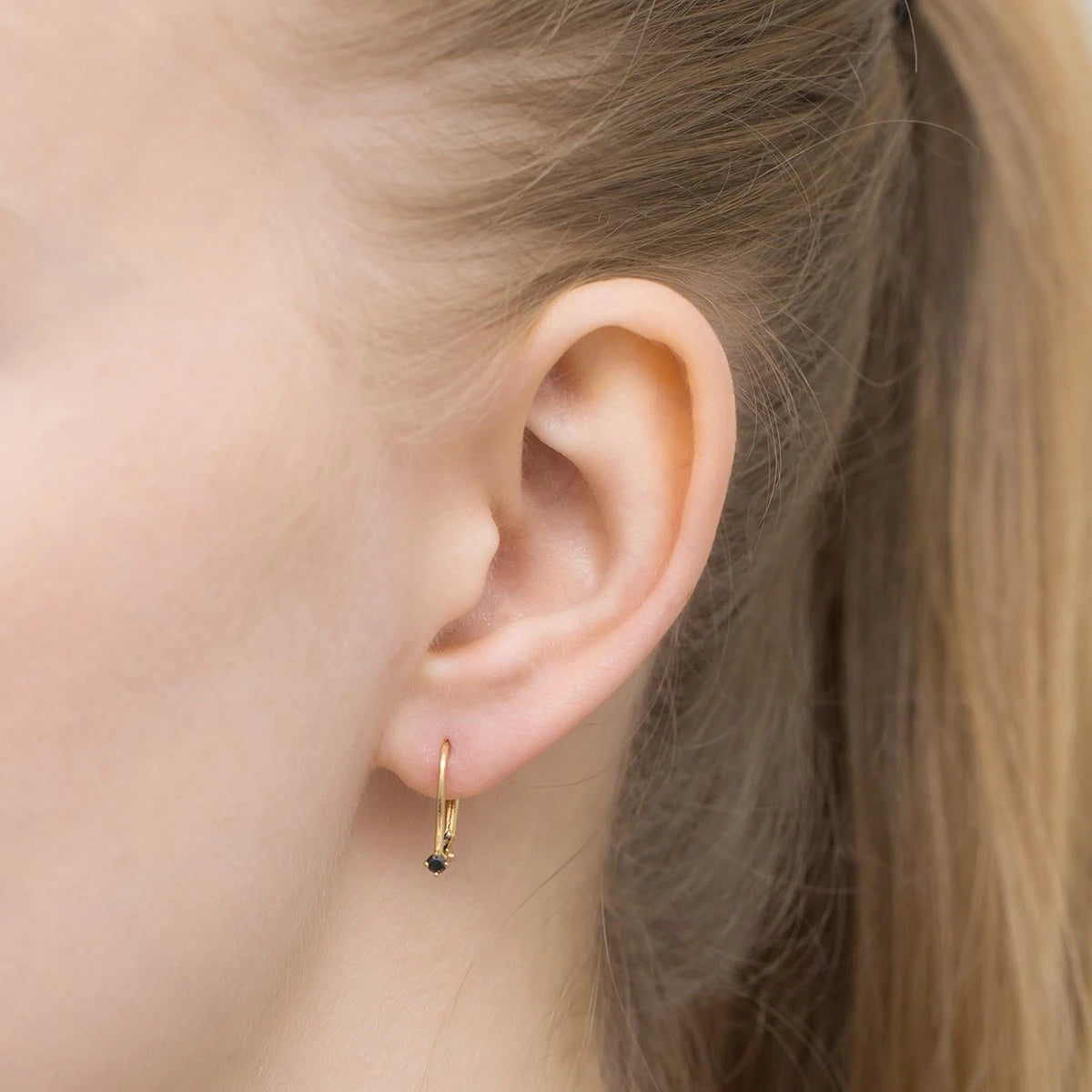 gold-earrings-with-2-x-0-04ct-black-diamonds-k0057-dib-02