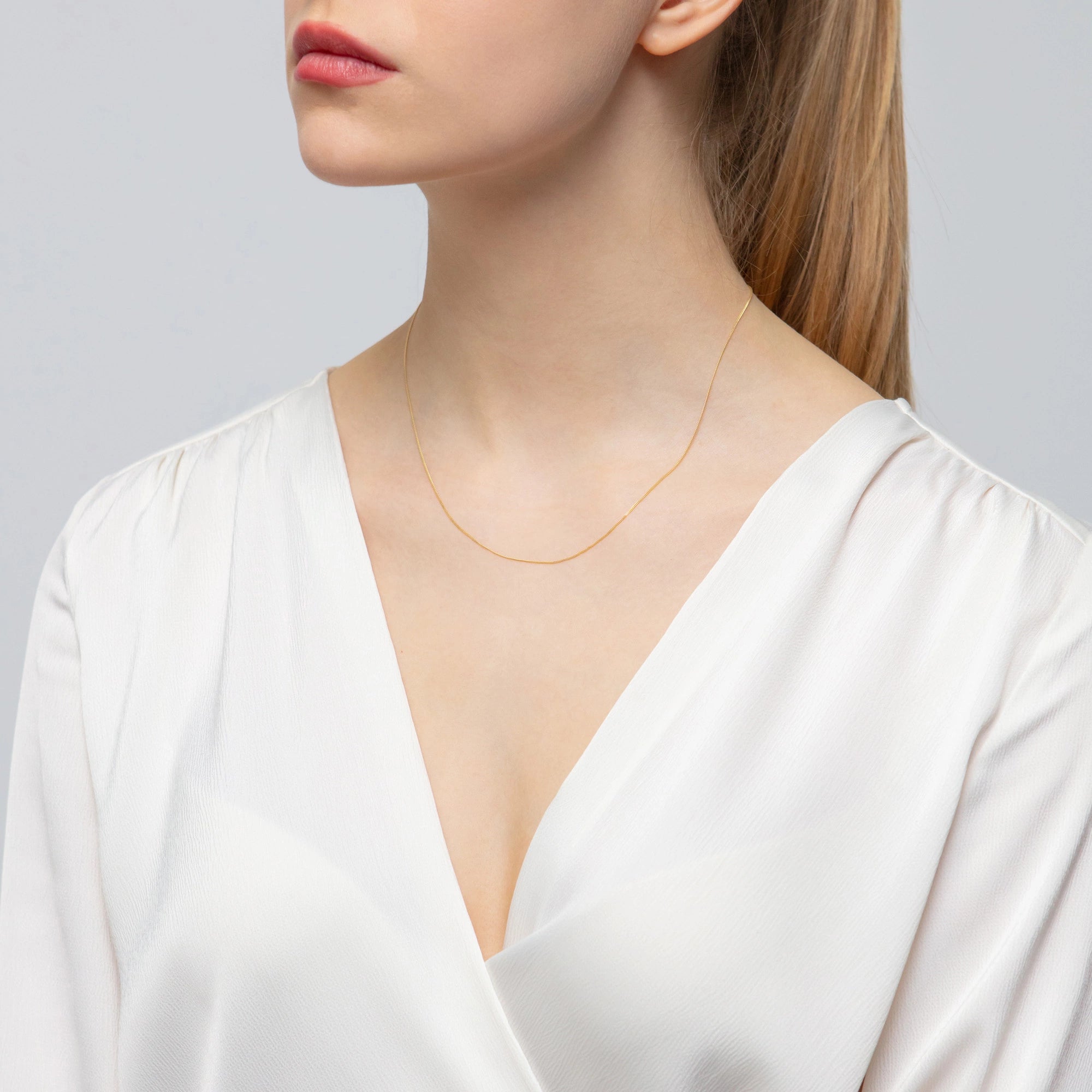 gold-curb-chain-0-8mm-l042-375