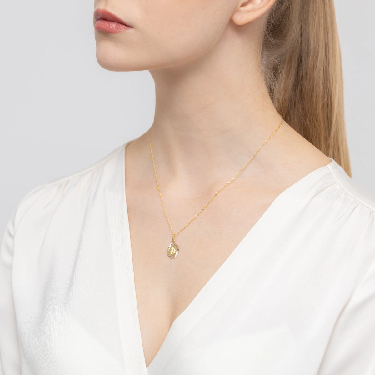 gold-virgin-mary-medallion-pendant-md-gw-102-585