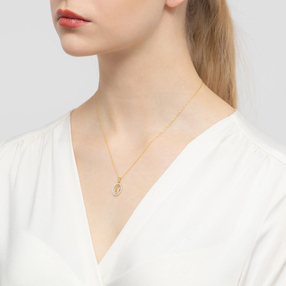 gold-virgin-mary-medallion-pendant-with-zirconia-md-gw-119-585